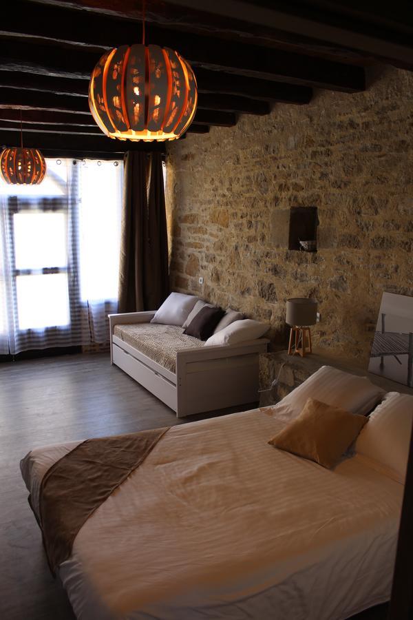 A La Croisee Des Vallees Bed & Breakfast ฟีแฌก ภายนอก รูปภาพ
