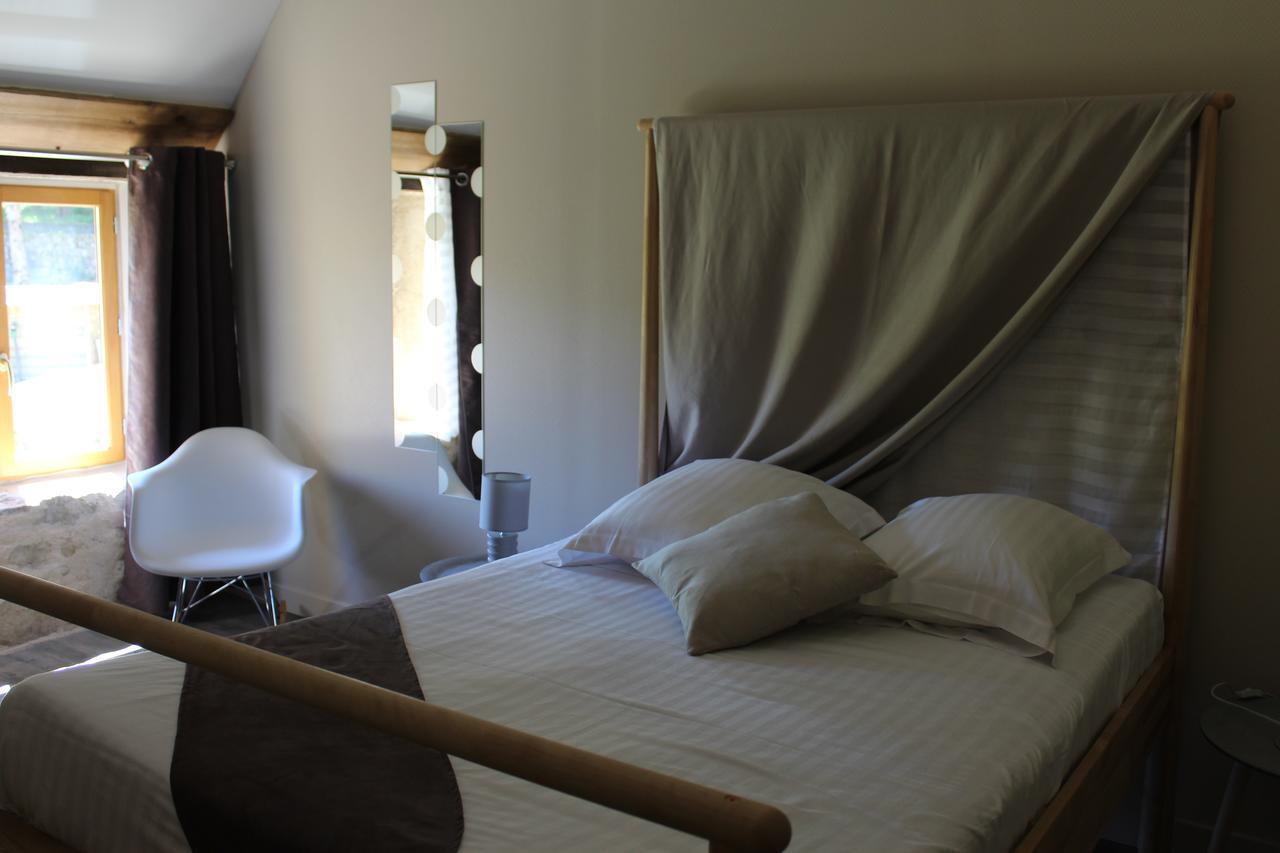 A La Croisee Des Vallees Bed & Breakfast ฟีแฌก ภายนอก รูปภาพ