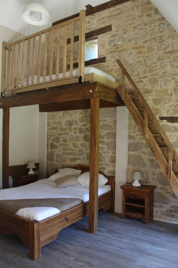A La Croisee Des Vallees Bed & Breakfast ฟีแฌก ภายนอก รูปภาพ